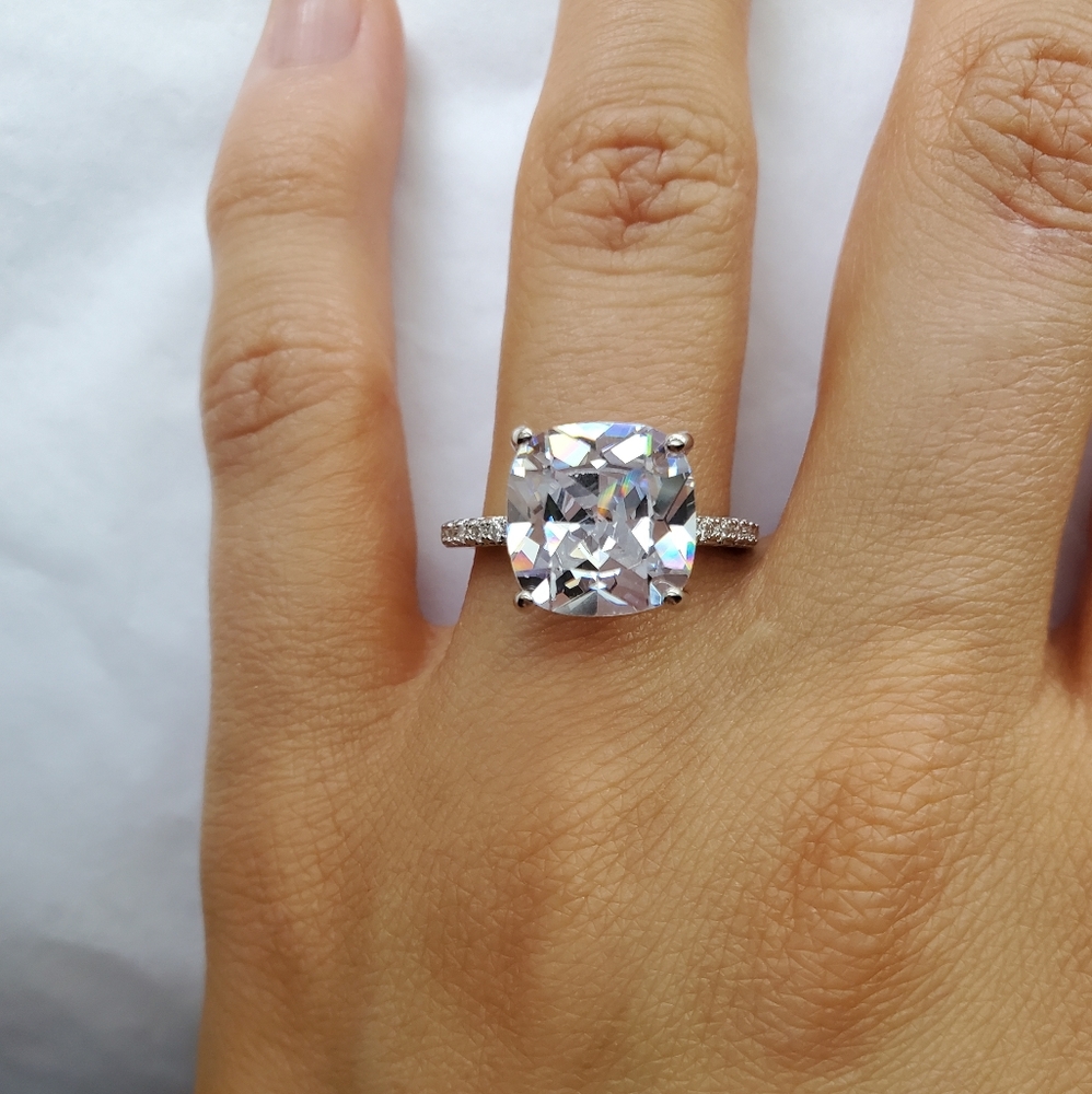 New Gorgeous White Sapphire Wedding Ring - Picture 7 of 7